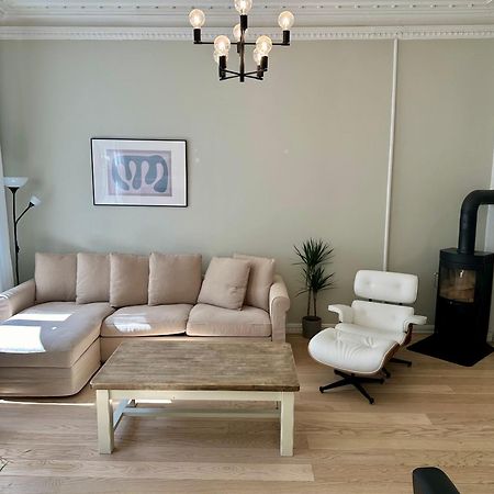 Classical 3 Bedroom, 2 Bath, Minutes From Royal Palace, Main Shopping Street, Restaurants & Downtown Oslo Buitenkant foto